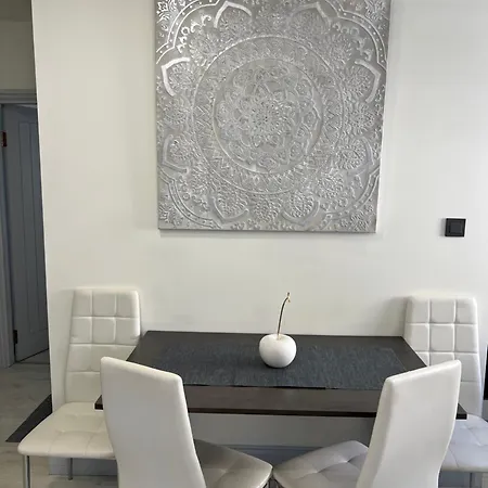 Apartament Adirama Elegant Walk To The *