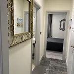 Apartment Adirama Elegant Walk To The