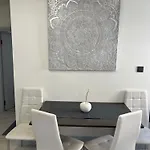 Apartment Adirama Elegant Walk To The *