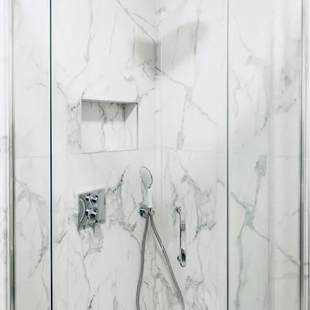 Adiramar アパート *